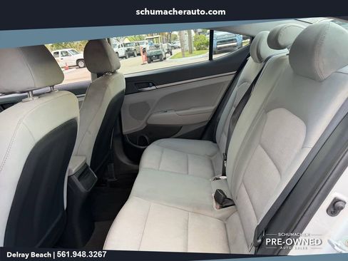Used 2017 Hyundai Elantra SE FWD image 12