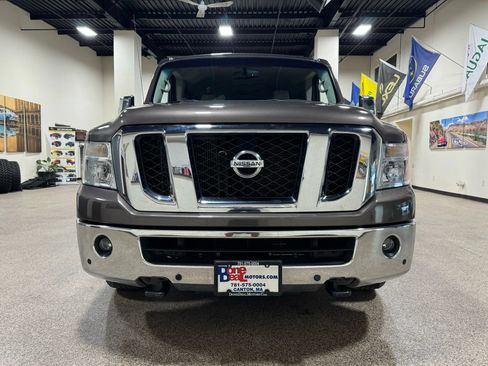 Used 2018 Nissan NV 3500 SL RWD image 2