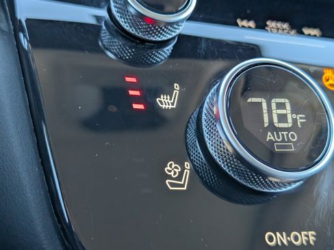 Used 2022 INFINITI QX60 Sensory w/ Cargo Package image 19