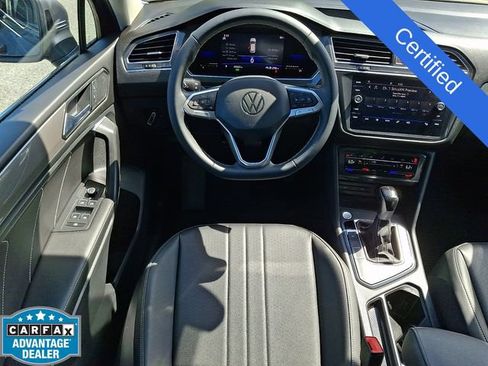 Certified 2023 Volkswagen Tiguan SE w/ Panoramic Sunroof Package FWD image 11