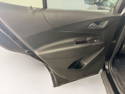 Used 2019 Chevrolet Equinox LT w/ Driver Convenience Package AWD/4WD image 26