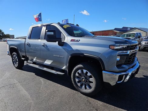 Used 2026 Chevrolet Silverado 2500 LT image 10