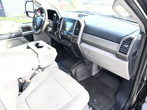 Used 2021 Ford F250 XLT w/ Camper Package image 44