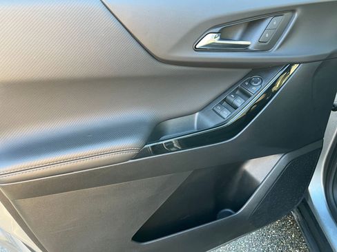 Used 2025 Chevrolet Equinox LT image 20