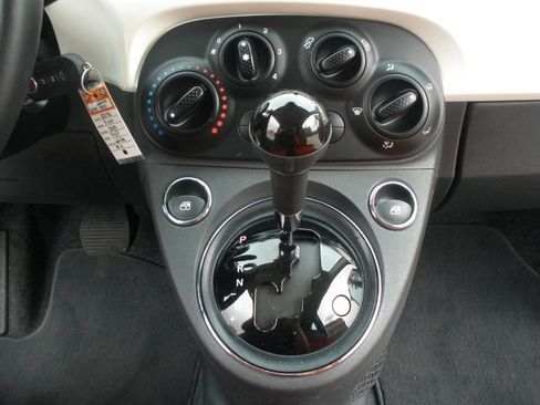 Used 2015 FIAT 500 Pop image 34