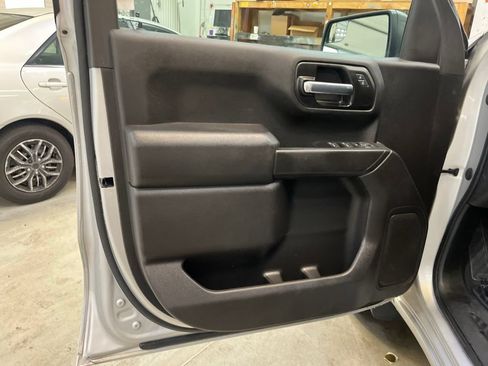 Used 2022 Chevrolet Silverado 1500 Custom AWD/4WD image 12