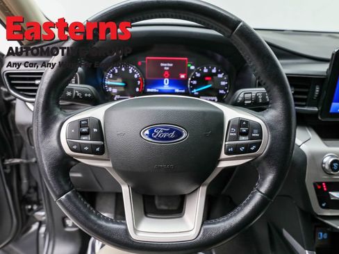Used 2022 Ford Explorer XLT w/ Equipment Group 202A image 10