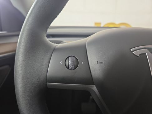 Used 2024 Tesla Model Y Long Range AWD/4WD image 15