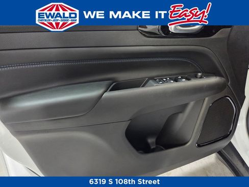 New 2026 Jeep Compass Limited image 11