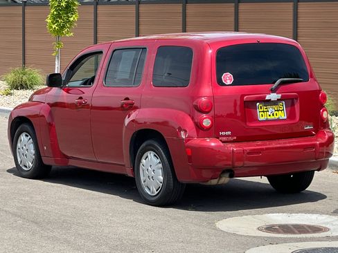 Used 2010 Chevrolet HHR LS FWD image 6