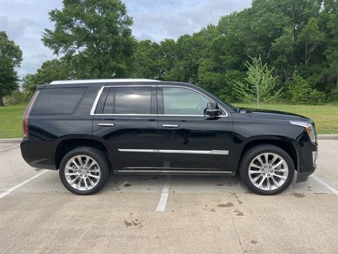 Used 2020 Cadillac Escalade Premium Luxury image 9