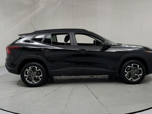 Used 2024 Chevrolet Trax LT w/ Driver Confidence Package FWD image 6