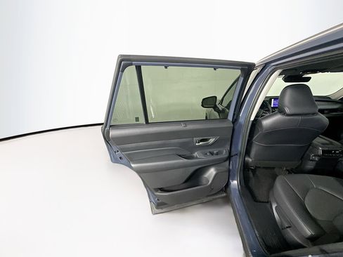 Used 2025 Toyota Grand Highlander AWD image 26