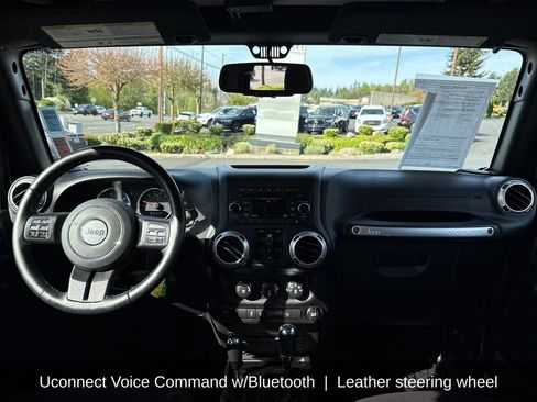Used 2018 Jeep Wrangler Unlimited Sahara w/ Connectivity Group AWD/4WD image 15