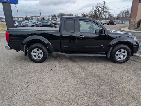 Used 2012 Nissan Frontier SV image 10