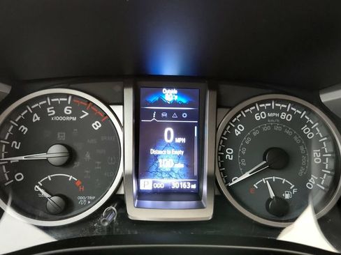 Certified 2022 Toyota Tacoma SR5 AWD/4WD image 26