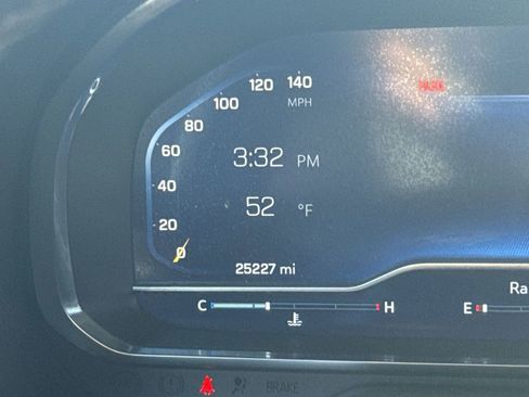 Used 2024 Chevrolet Suburban Premier w/ Advanced Technology Package image 22