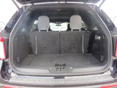 Certified 2020 Ford Explorer XLT w/ Equipment Group 202A AWD/4WD image 8