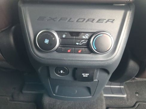 Used 2025 Ford Explorer Platinum w/ LUX Leather Package image 30