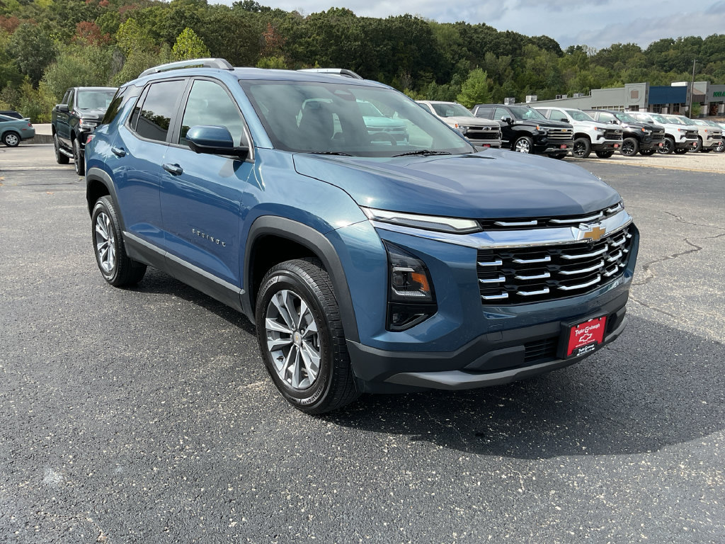 Used 2025 Chevrolet Equinox LT w/ Convenience Package II FWD image 2