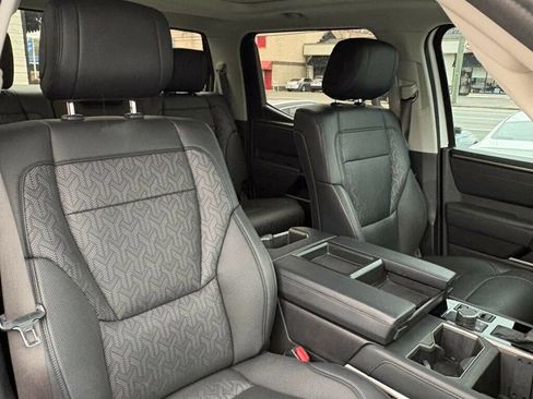 Used 2022 Toyota Tundra Limited image 15