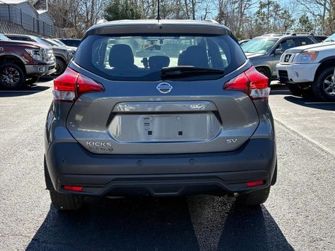 Used 2020 Nissan Kicks SV image 5