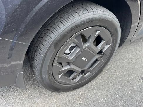 Certified 2025 Kia Carnival EX FWD image 7