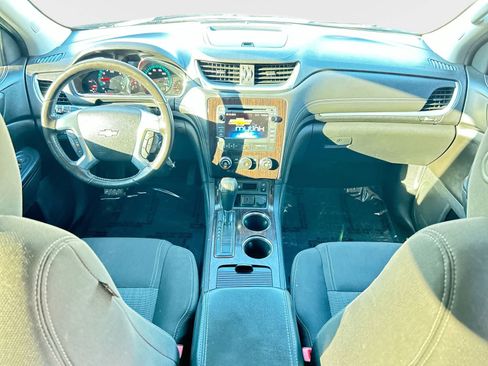 Used 2016 Chevrolet Traverse LT w/ Style and Technology Package FWD image 15