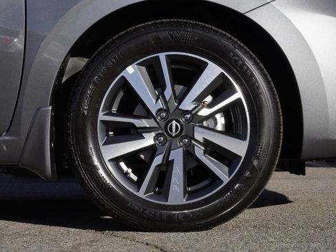 New 2025 Nissan Versa SV image 7