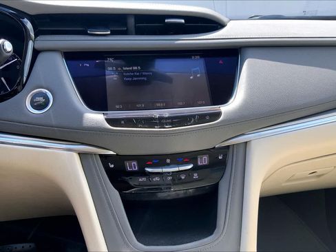Used 2017 Cadillac XT5 Luxury w/ Driver Awareness Package FWD image 34