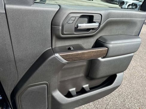 Used 2022 GMC Sierra 3500 SLE w/ SLE Value Package image 16