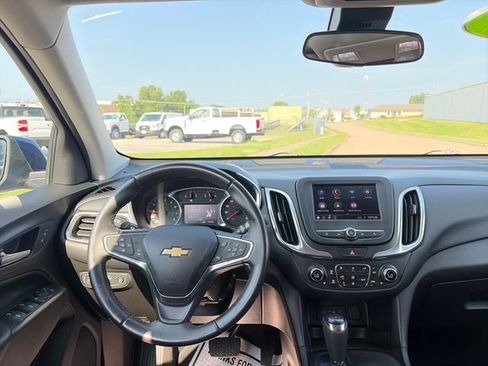 Used 2021 Chevrolet Equinox LT FWD image 22