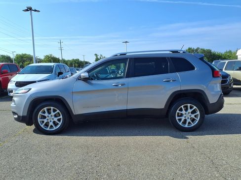Used 2014 Jeep Cherokee Latitude w/ Comfort/Convenience Group FWD image 8