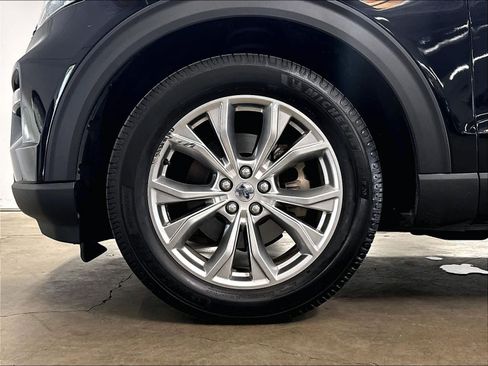 Used 2021 Ford Explorer XLT w/ Equipment Group 202A RWD image 11