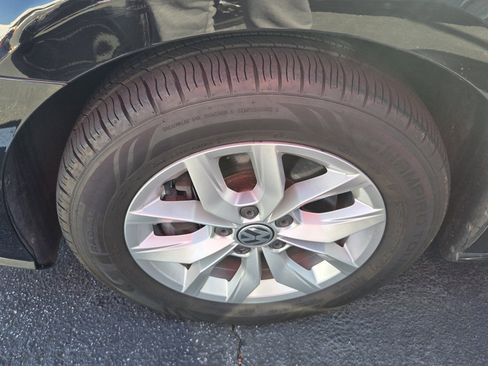 Used 2016 Volkswagen Passat 1.8T S image 4