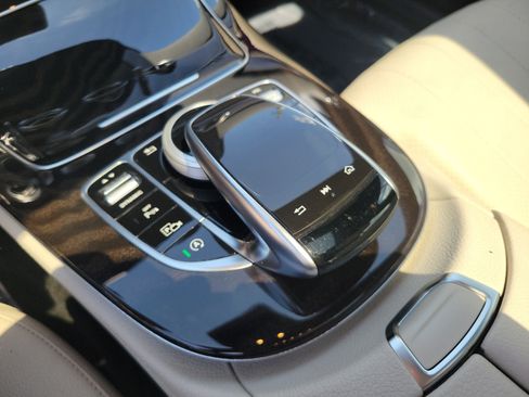 Used 2019 Mercedes-Benz E 300 image 19