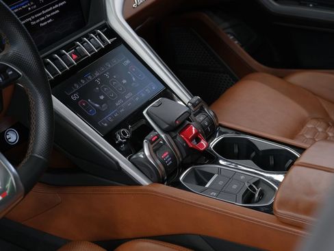 Used 2019 Lamborghini Urus AWD/4WD image 20