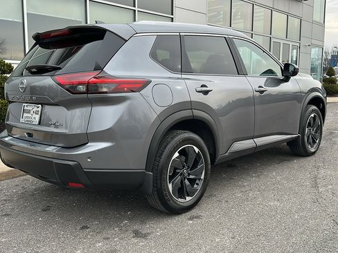 Certified 2024 Nissan Rogue SV w/ SV Premium Package image 7