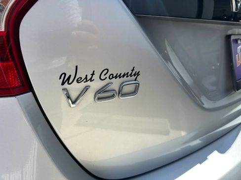 Used 2016 Volvo V60 T5 Cross Country Platinum AWD/4WD image 10
