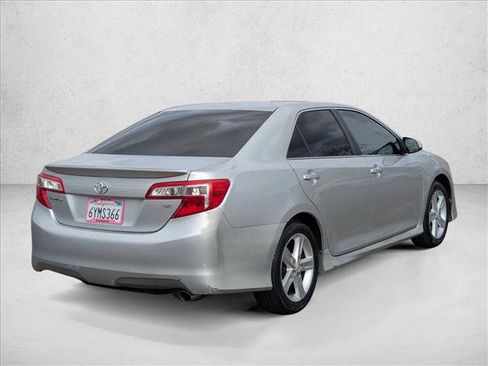 Used 2013 Toyota Camry SE image 5