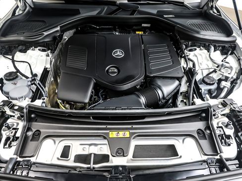 Certified 2025 Mercedes-Benz GLC 300 4MATIC image 12
