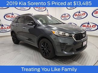 Used 2019 Kia Sorento S image 1