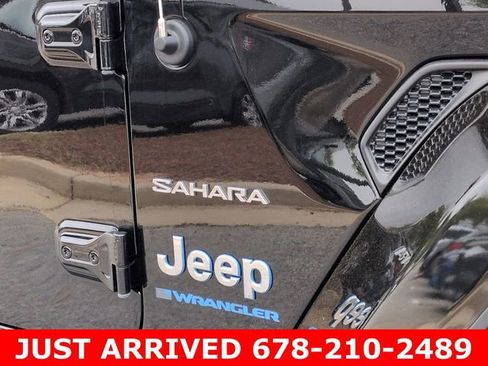 Used 2023 Jeep Wrangler Unlimited Sahara w/ Cold Weather Group image 12