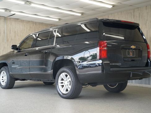 Used 2015 Chevrolet Suburban LT w/ Luxury Package RWD image 7