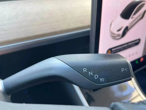 Used 2020 Tesla Model 3 Standard Range image 24