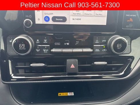 Used 2024 Toyota Highlander XSE FWD image 18