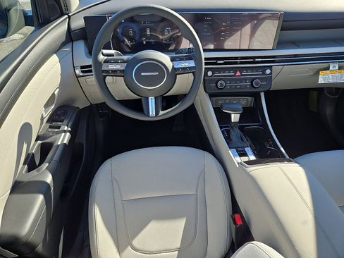 Used 2025 Hyundai Tucson SE image 26