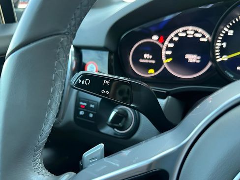 Used 2022 Porsche Cayenne E-Hybrid Coupe image 64