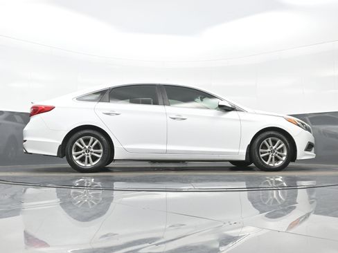 Used 2017 Hyundai Sonata SE w/ Cargo Package image 26