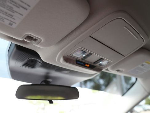 Used 2025 Ford Explorer Active RWD image 16
